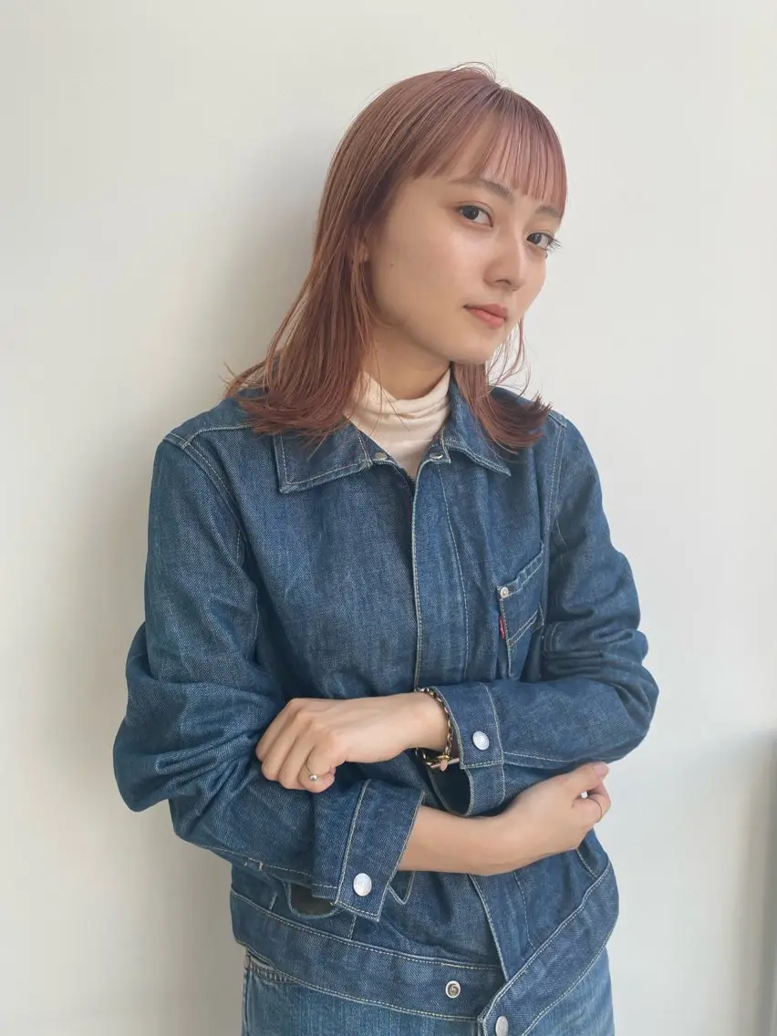 ミディアム カラー ダブルカラー ピンクカラー 伊藤 由季のヘアスタイル