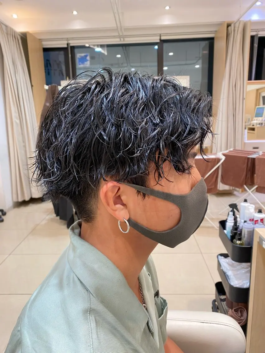 ショート パーマ メンズ カット パーマ メンズ特化型美容師 栗山勇人のヘアスタイル