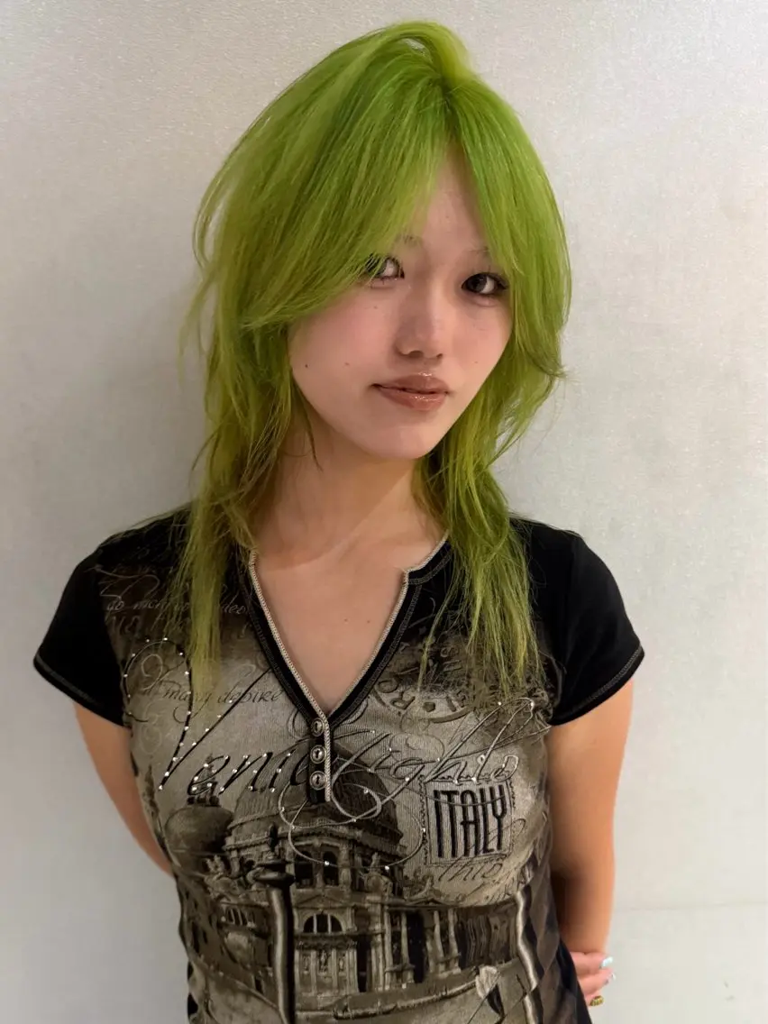ミディアム くびれヘア 顔まわりレイヤー ハイレイヤー 韓国風ヘア くびれレイヤー レイヤーカット\ウル フ　chinatsuのヘアスタイル