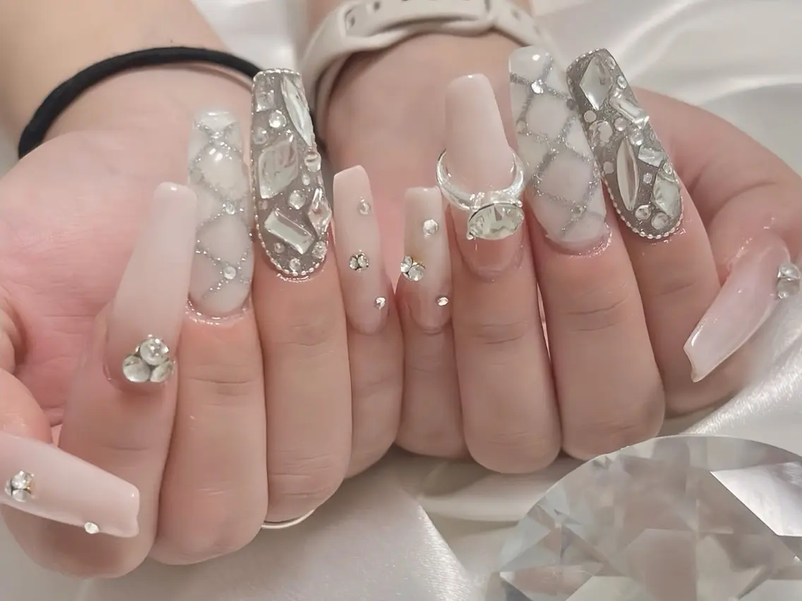 ネイル アートネイル フレンチネイル キラキラネイル 韓国ネイル 水色 ハンドネイル Rin Nail 新大久保店のネイルデザイン