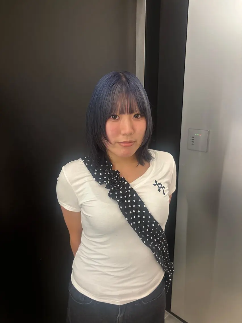 ミディアム カラー ヘアカラー 西山 ミユのヘアスタイル