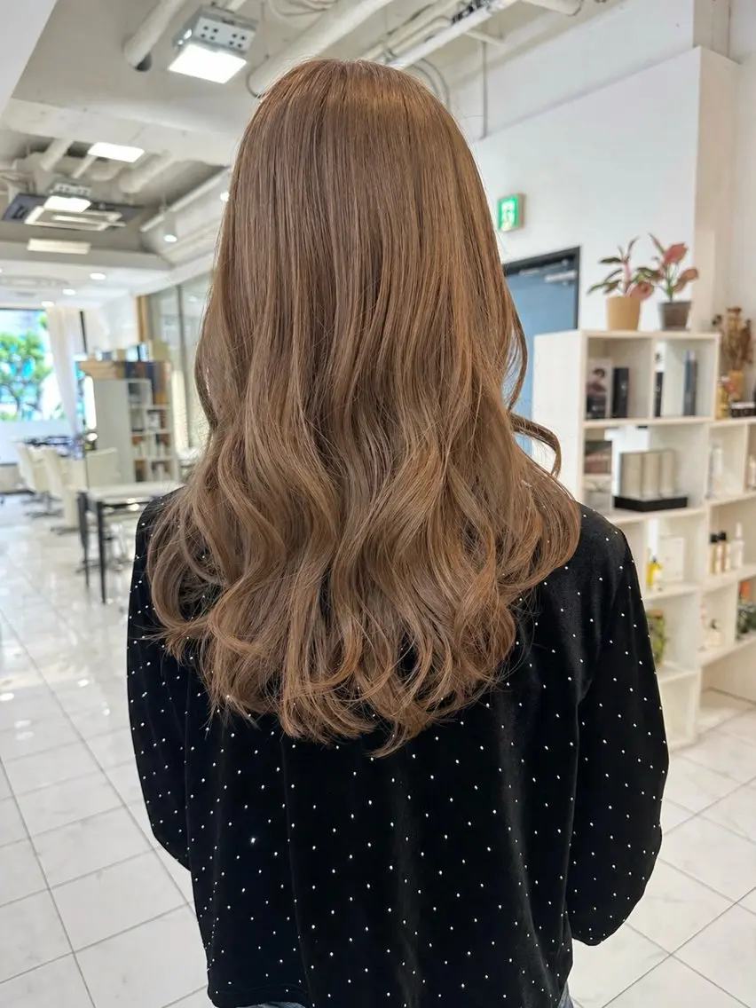 ロング カラー ベージュカラー ブリーチ ダブルカラー ミルクティーベージュ ブリーチなしカラー レイヤー/縮毛矯正/ ボブ/Hazukiのヘアスタイル