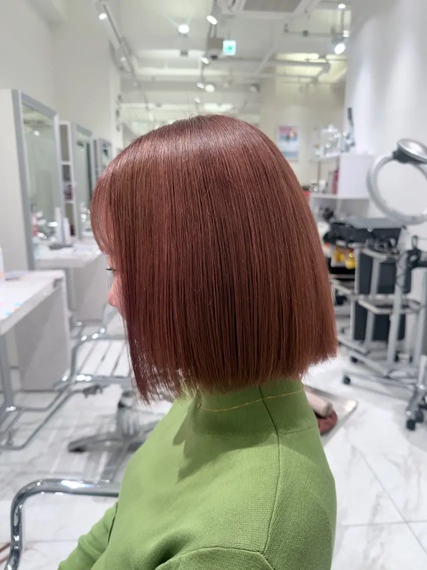 ショート カラー 梅林 亜衣のヘアスタイル