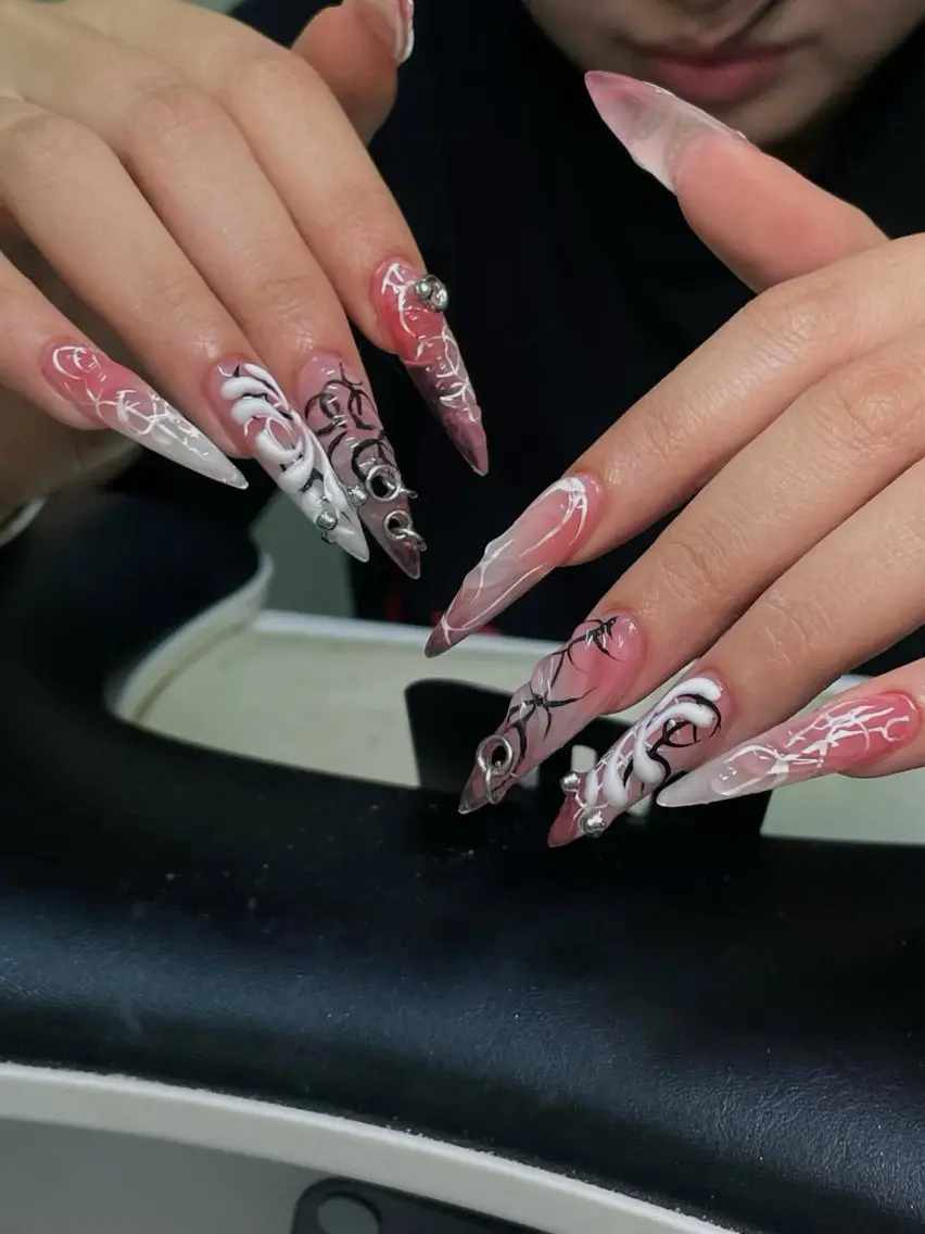 ネイル チークネイル ドット フレンチネイル グラデーション 韓国ネイル ハンドネイル Minette nailHuongのネイルデザイン