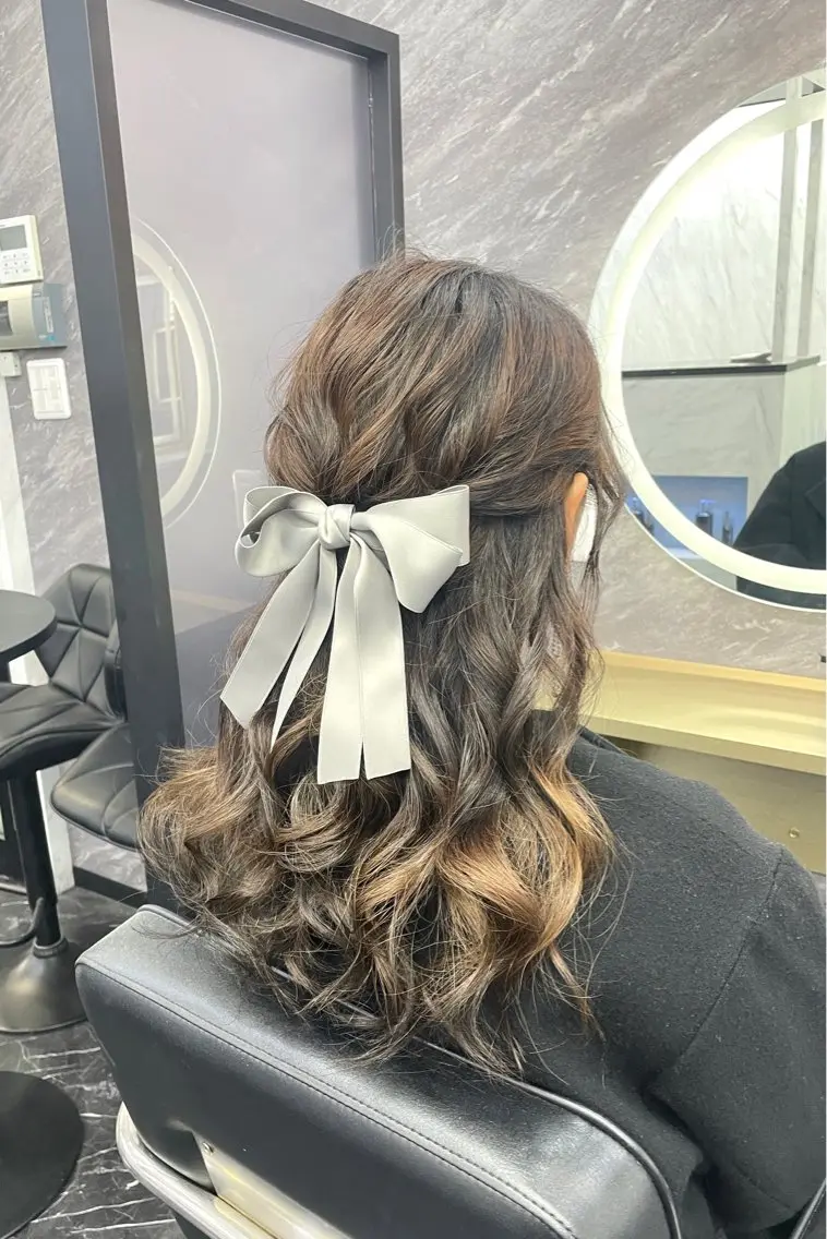 セミロング ヘアアレンジ ヘアセット エクステ🩵ブリーチ 韓国ヘア🩵KAEのヘアスタイル