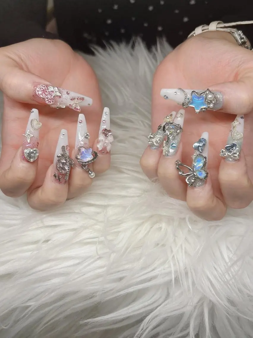 ネイル 長さ出し グラデーション 卒業式 キラキラネイル マグネットネイル Lee Nailsのネイルデザイン