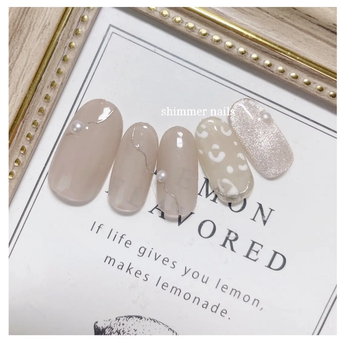 ネイル アニマル柄 ホワイト shimmer nailsのネイルデザイン