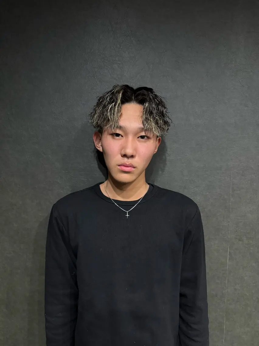 カラー パーマ メンズ カット ヘアカラー パーマ Les Mainsのヘアスタイル