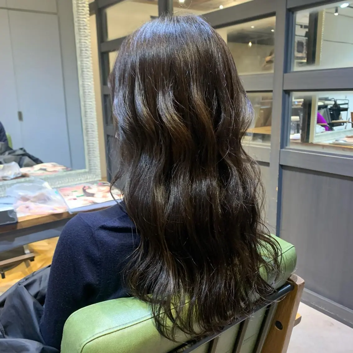 ロング アッシュ 渡邉 彩愛のヘアスタイル