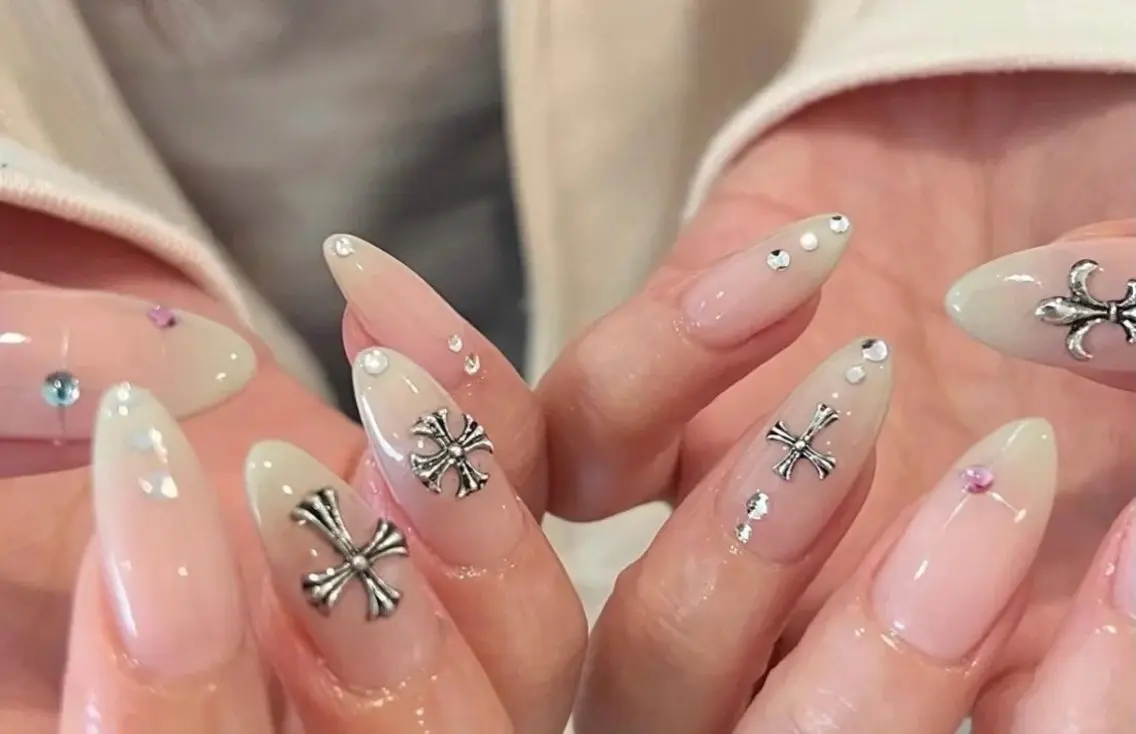 【人気チップ長さだし】+ワンホンネイルコース(アート6本)⭐️写真持ち込みOK★¥13000の写真
