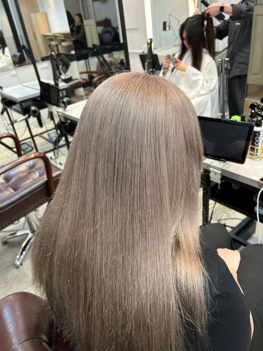 カラー カット ヘアカラー トリートメント 愛されハイトーン 🍓YURINAのヘアスタイル