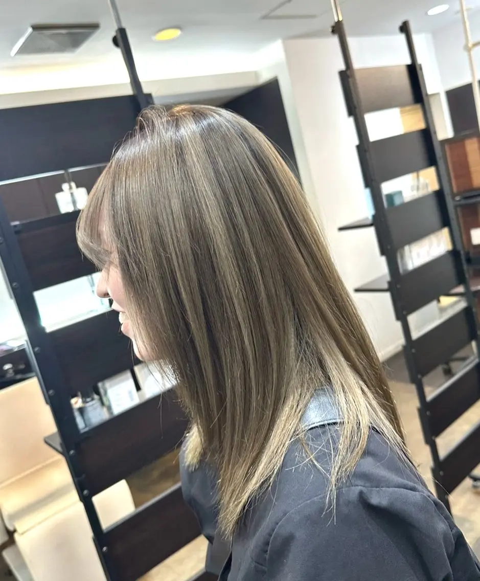ロング カラー ブリーチ トリートメント カット ヘアカラー トリートメント ヘッドスパ 関FORMA自由が丘 髪質改善/お悩み解消のヘアスタイル
