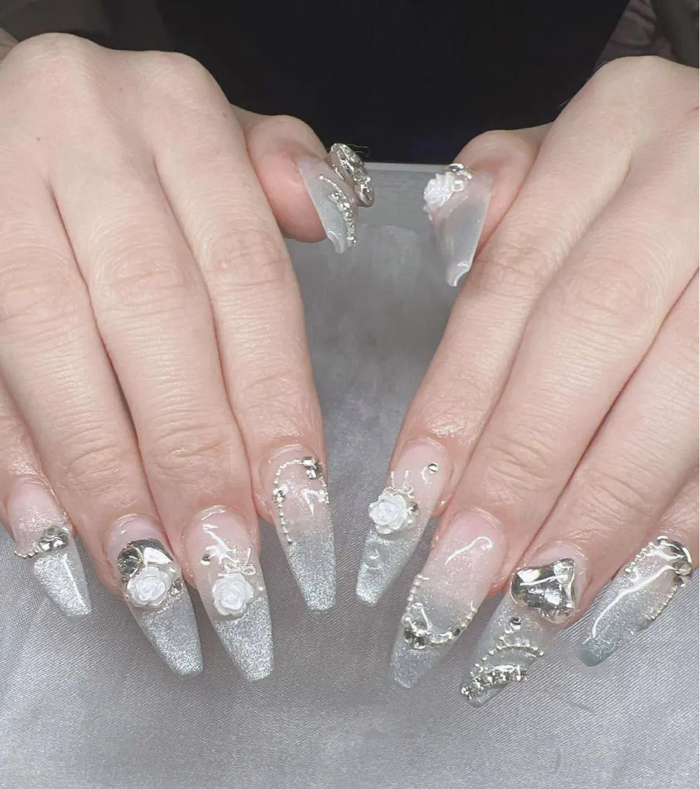 ネイル 長さ出し グラデーション 卒業式 キラキラネイル マグネットネイル ハンドネイル Lee Nailsのネイルデザイン