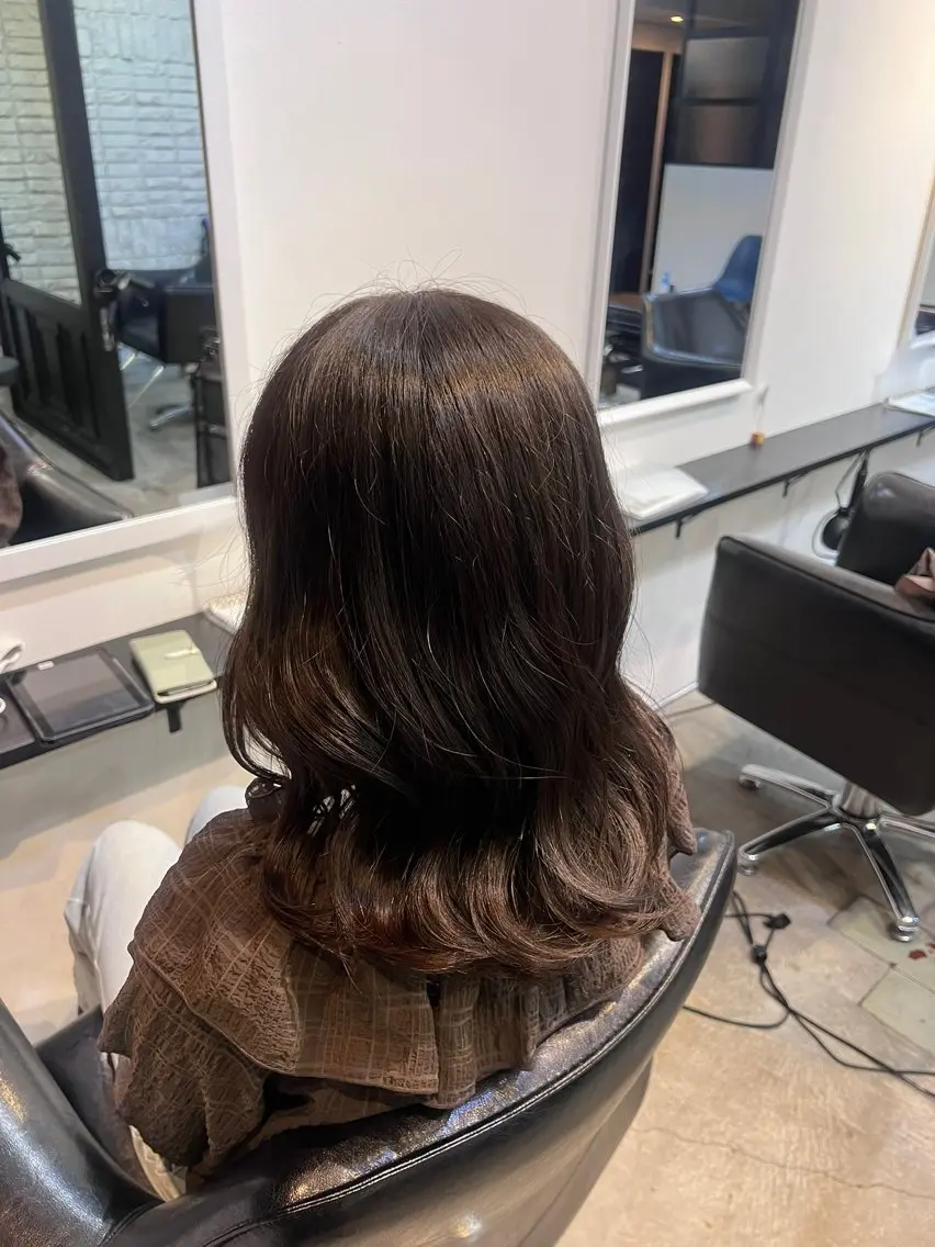 セミロング カラー ベージュカラー 透明感カラー グレージュ カット ヘアカラー 髙橋 愛子のヘアスタイル