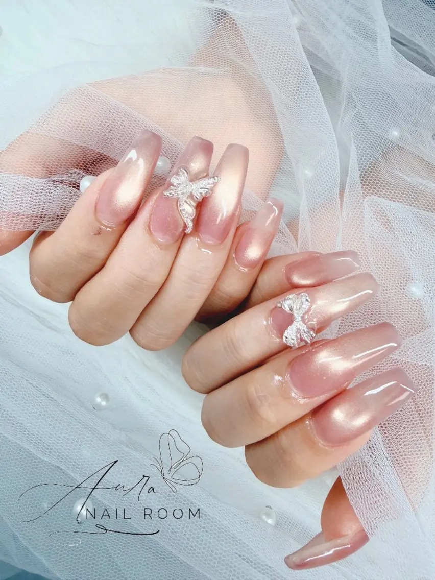 ネイル Luna (Aura nail room)のネイルデザイン