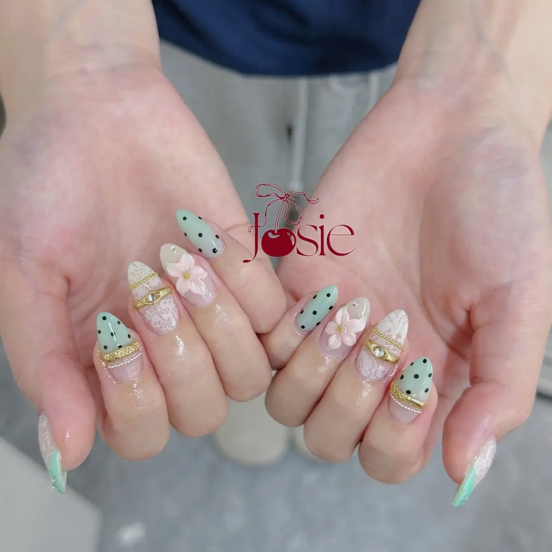 ネイル フレンチネイル ガーリー ガラスフレンチ 氷ネイル・うるうるネイル キラキラネイル ハンドネイル JOSIE nail studioのネイルデザイン