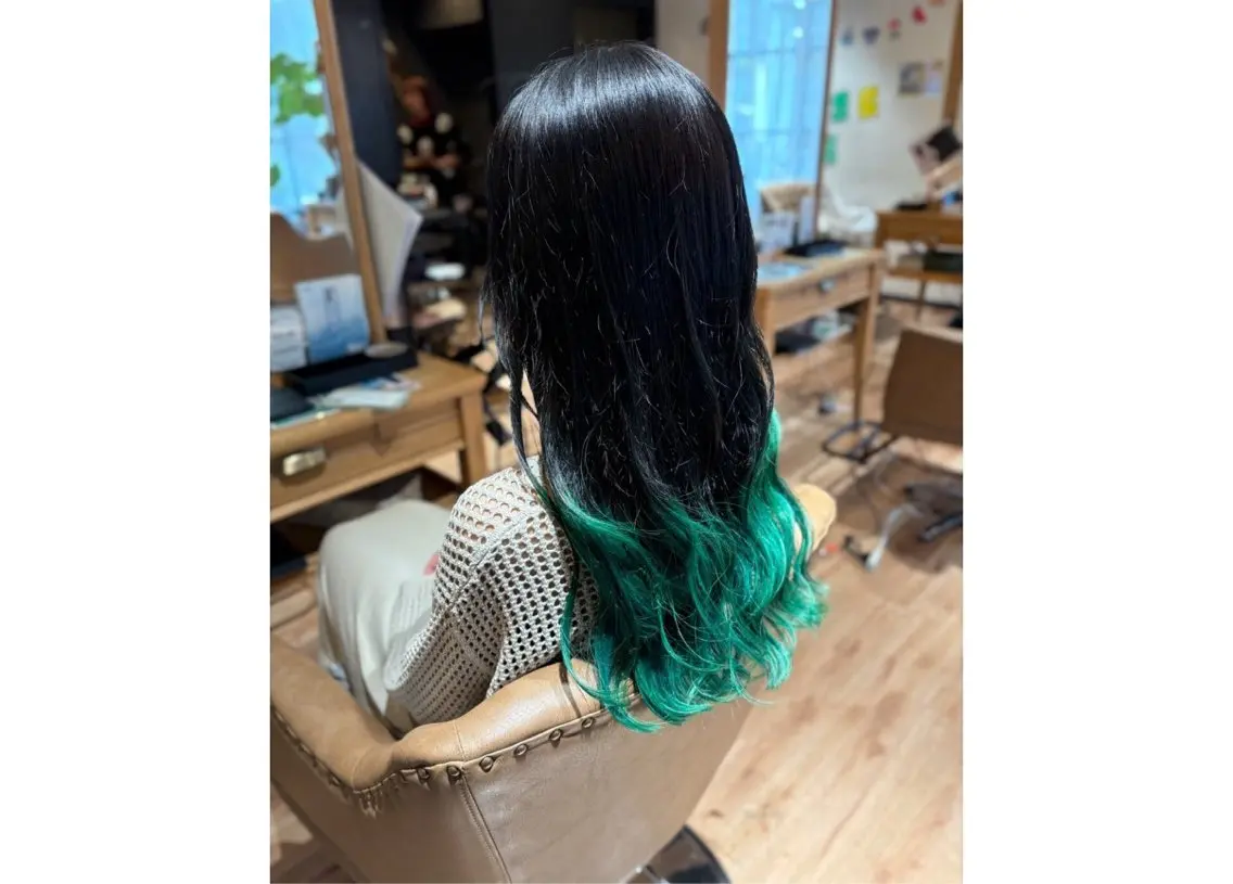 カラー ヘアカラー 梶 瑞希のヘアスタイル