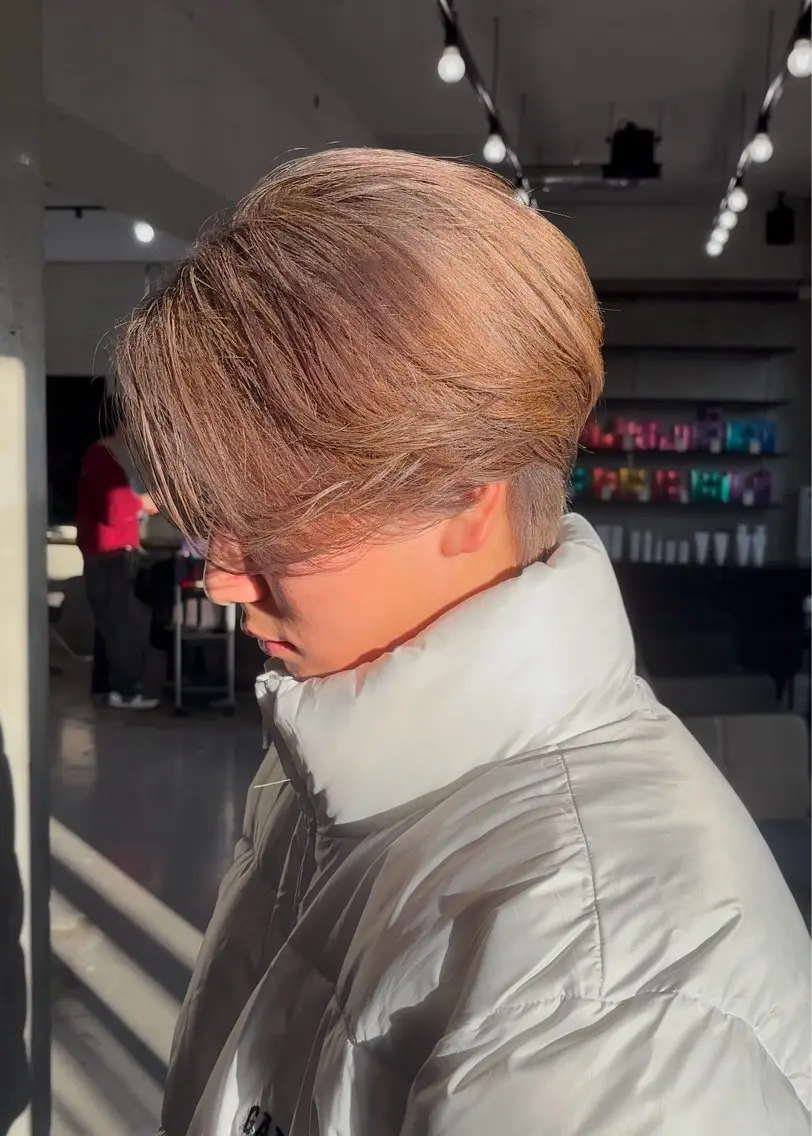 【メンズ限定】ハイトーンWカラー+カット+マイクロバブルスパ+aujua treatmentの写真