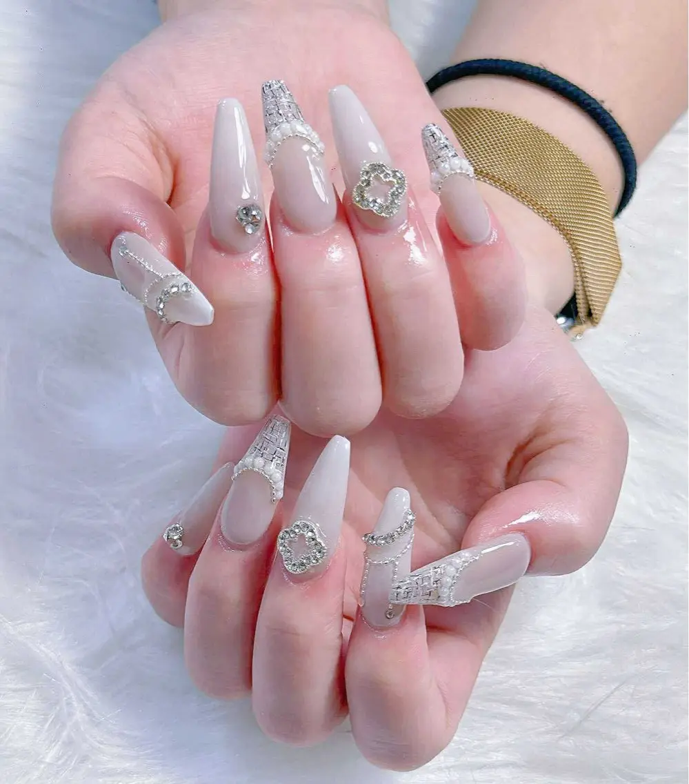 ネイル Hin Hana Nailのネイルデザイン