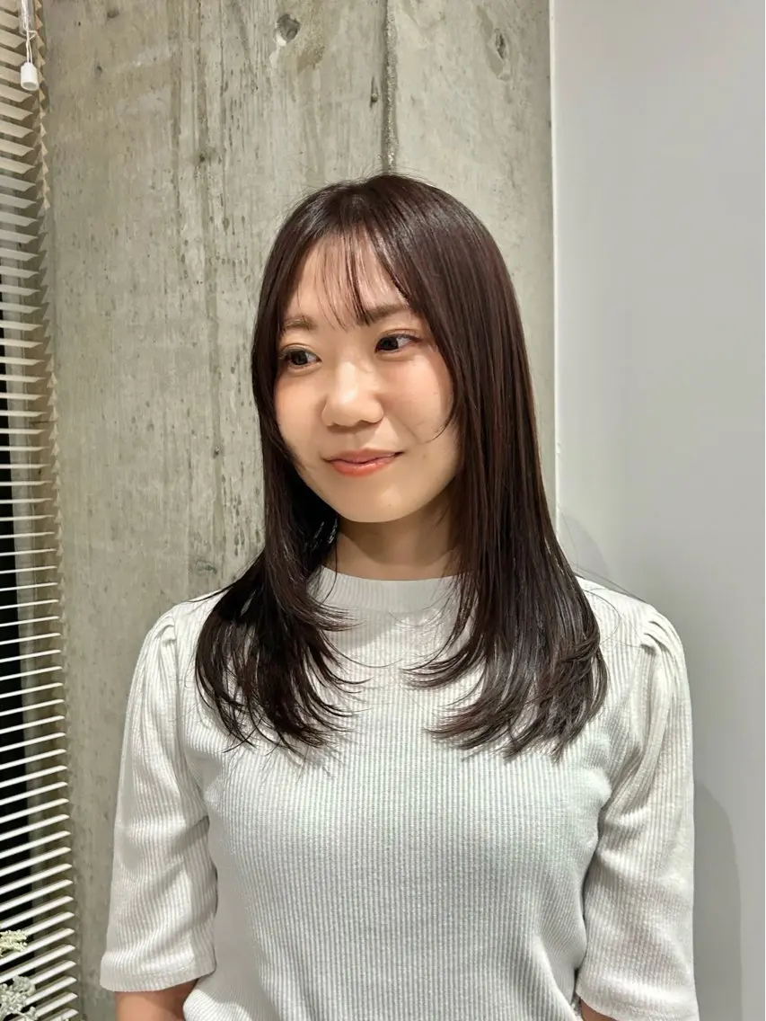 セミロング カラー ブラウンカラー チョコレートブラウン カット ヘアカラー 鈴木 よつはのヘアスタイル