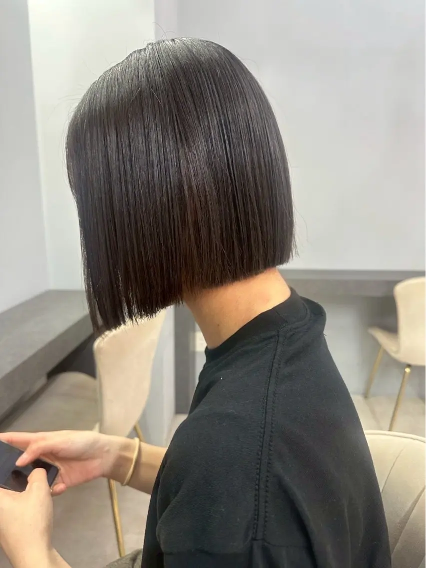 ミディアム カット 縮毛矯正 佐藤 菜穂のヘアスタイル