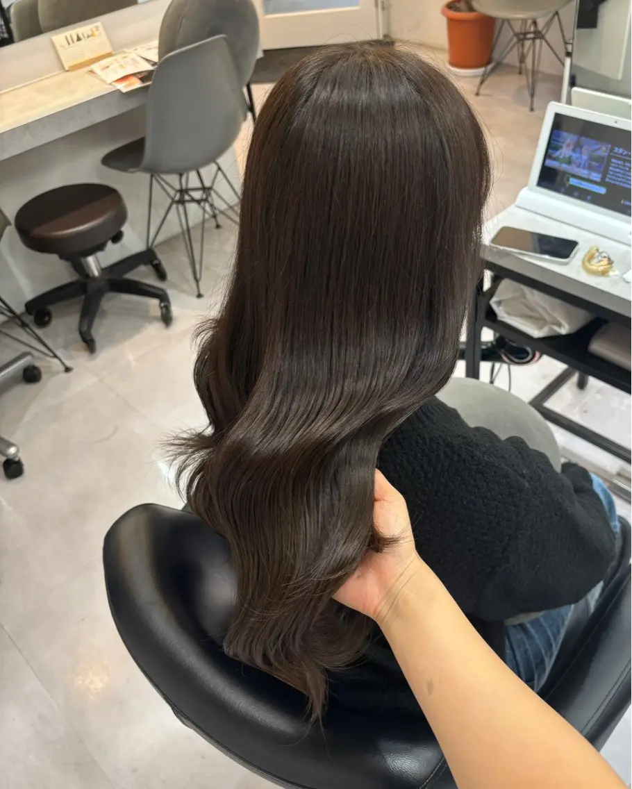 セミロング カラー ブリーチ 透明感カラー グレージュ ブリーチなしカラー カット ヘアカラー トリートメント レイヤーカット/ 暗髪カラー🧸ナシコのヘアスタイル