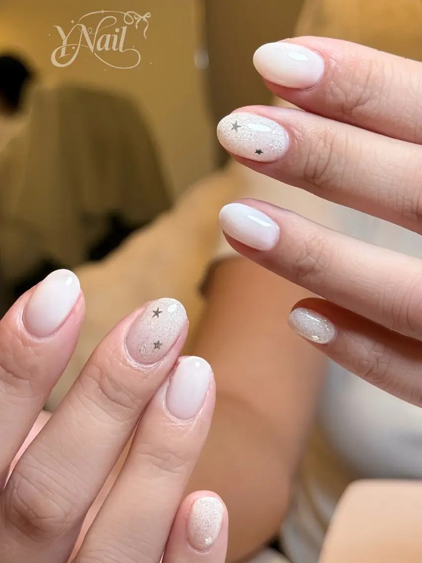 ネイル ラメ(グリッター) シンプルネイル ホワイト ハンドネイル Y. Nailのネイルデザイン