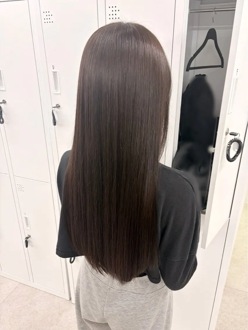 ロング 透明色艶カラー× レイヤー/ツバサのヘアスタイル