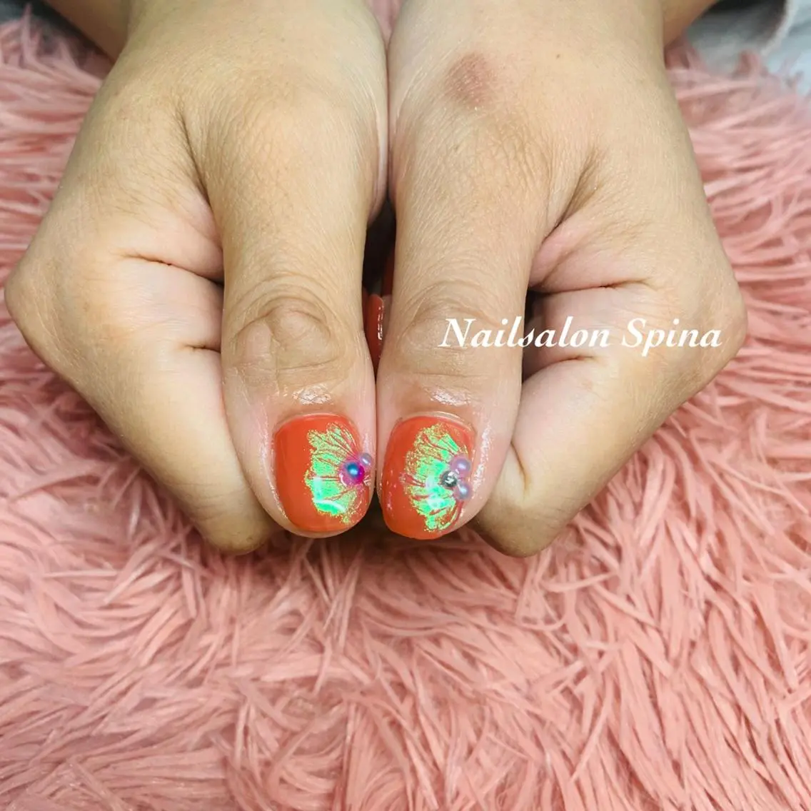 ネイル アートネイル オーロラネイル フラワーネイル ジェルネイル 赤色 Nail&Eye Spina 琴美のマツエク・マツパデザイン