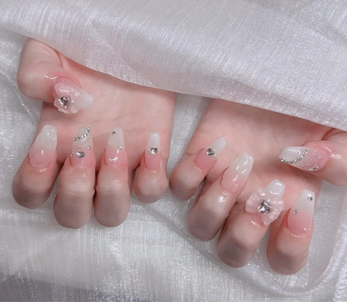 ネイル フレンチネイル ジェルネイル ガラスフレンチ ハロウィン ハート ハンドネイル H.baby Nail Salonのネイルデザイン