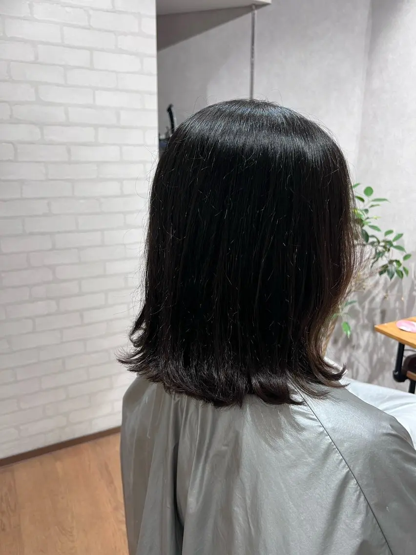 セミロング イリオモテ レナのヘアスタイル