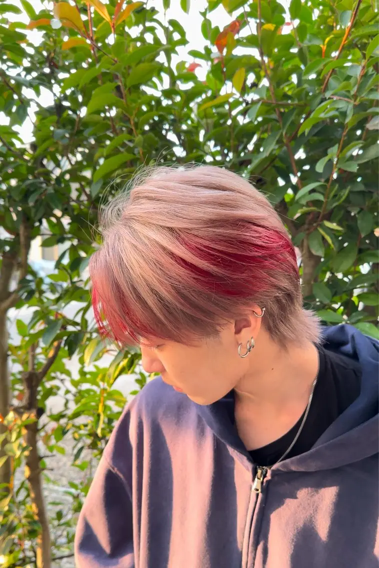 カラー メンズ メンズバレイヤージュ メンズブリーチ ダウンパーマ メンズ韓国風 メンズパーマ カット ヘアカラー トリートメント 【メンズ特化⚡️】 曲がる矯正/千原涼麻のヘアスタイル