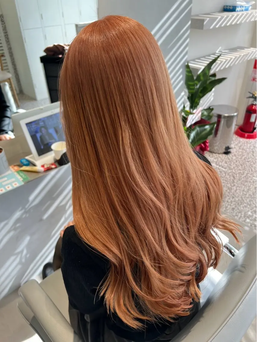 ロング カット ヘアカラー 🫧透明感ブリーチ 🫧𝑳𝒖𝒏𝒂のヘアスタイル