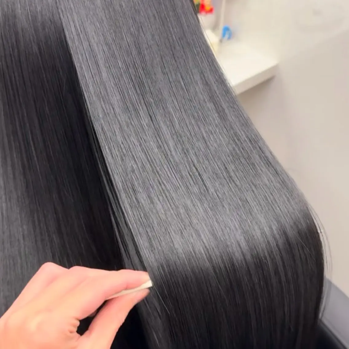 セミロング カラー 黒髪 ブリーチ ブルーカラー ブルーブラック ダークグレー ヘアカラー トリートメント 天神/ケアブリーチ/ 髪質改善/上質艶髪のヘアスタイル