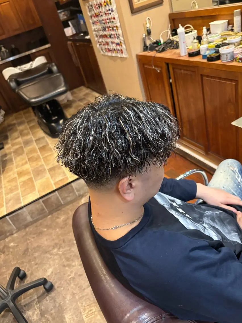 ミディアム カラー パーマ メンズ メンズメッシュ メッシュ 💈LGC💈 SANAのヘアスタイル