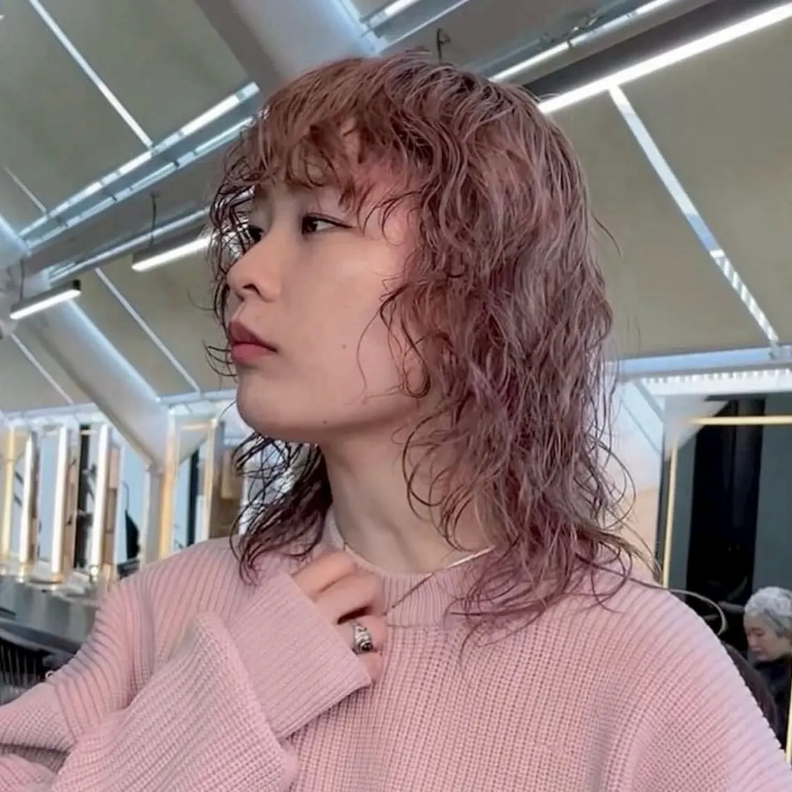 ミディアム カラー カット ヘアカラー トリートメント ブリーチ/レイヤー 艶カラー💫チャンのヘアスタイル