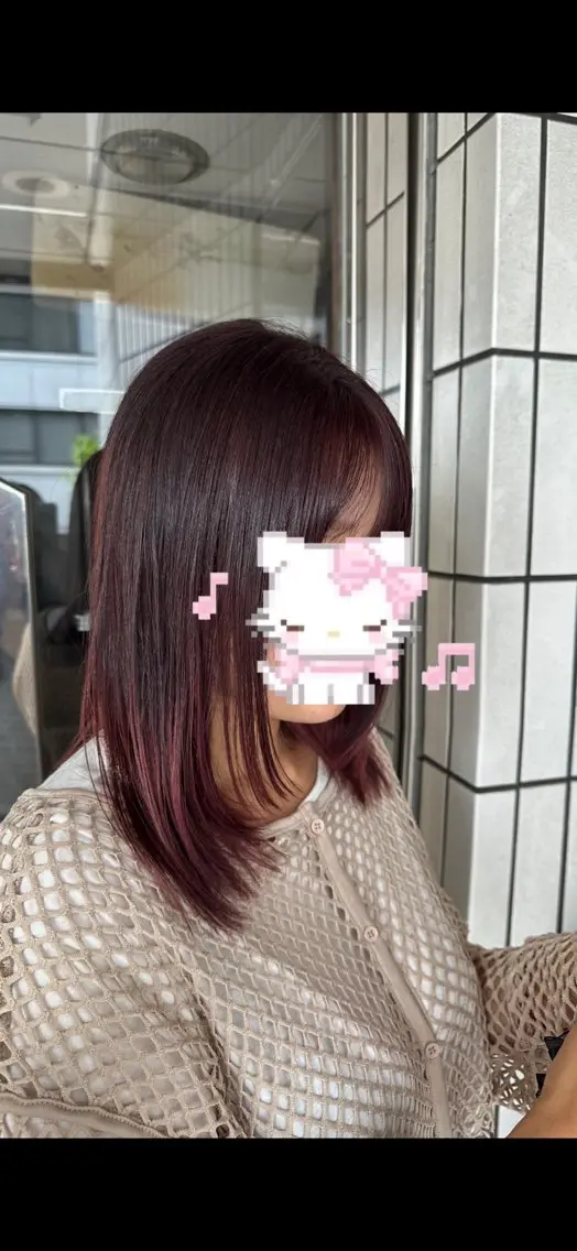 ミディアム カラー ブリーチ ボルドーカラー デザインカラー ピンクカラー 顔まわりレイヤー カット ヘアカラー miyu ♡のヘアスタイル