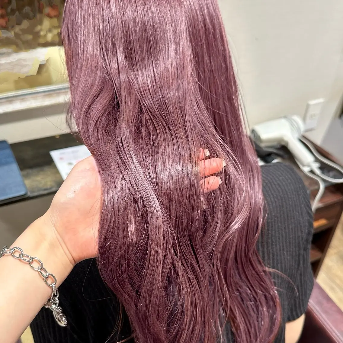 ロング カラー 柔らかいbeige ￤韓国￤🩰マユ🩰のヘアスタイル