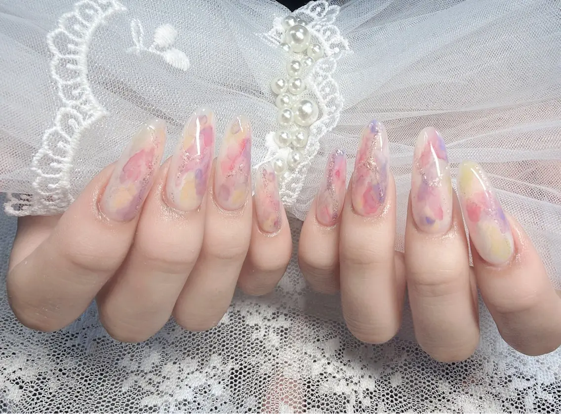 ネイル アートネイル オーロラネイル ガーリー キラキラネイル 韓国ネイル ハンドネイル Mio NailsalonUのネイルデザイン