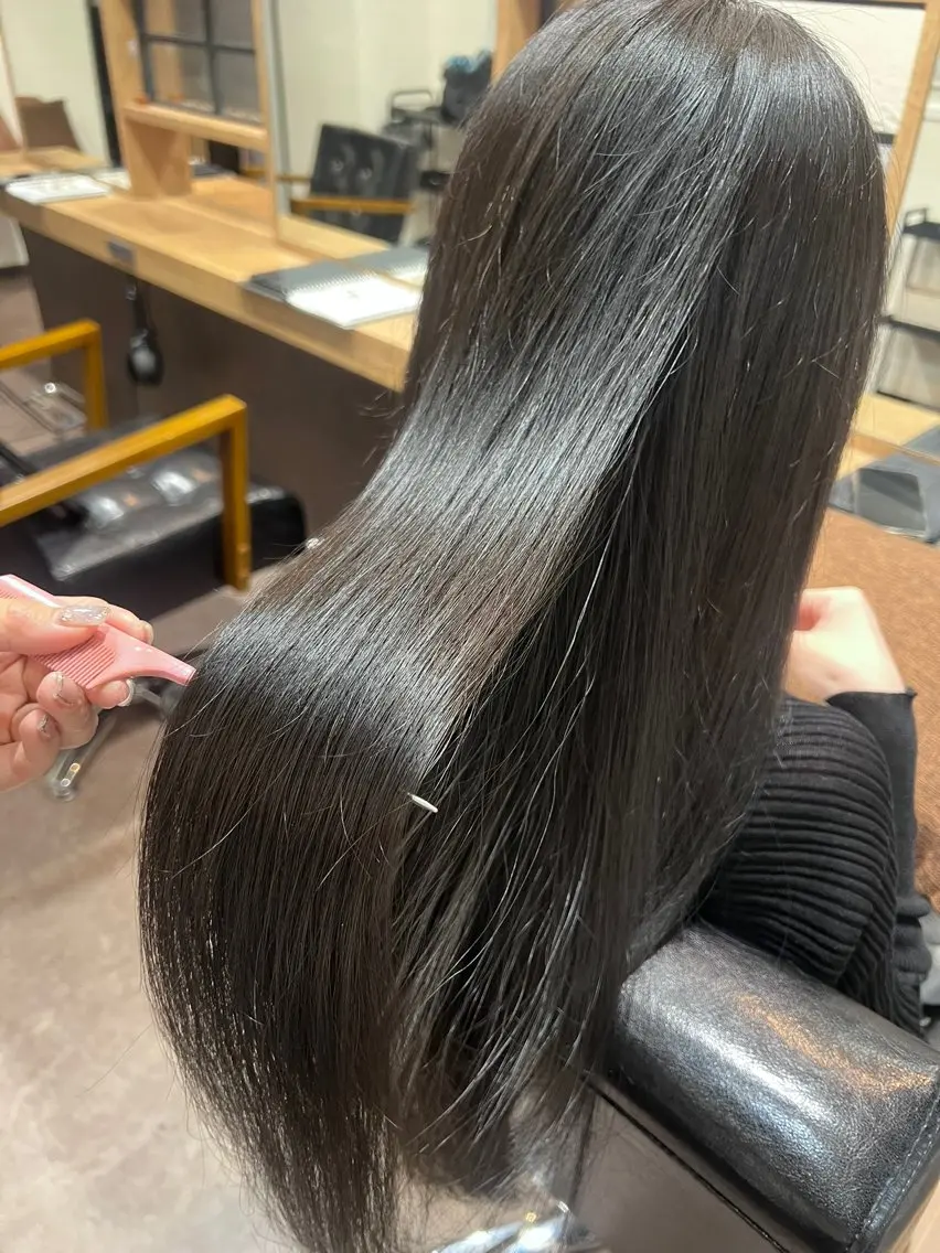 ロング 髙橋 愛子のヘアスタイル
