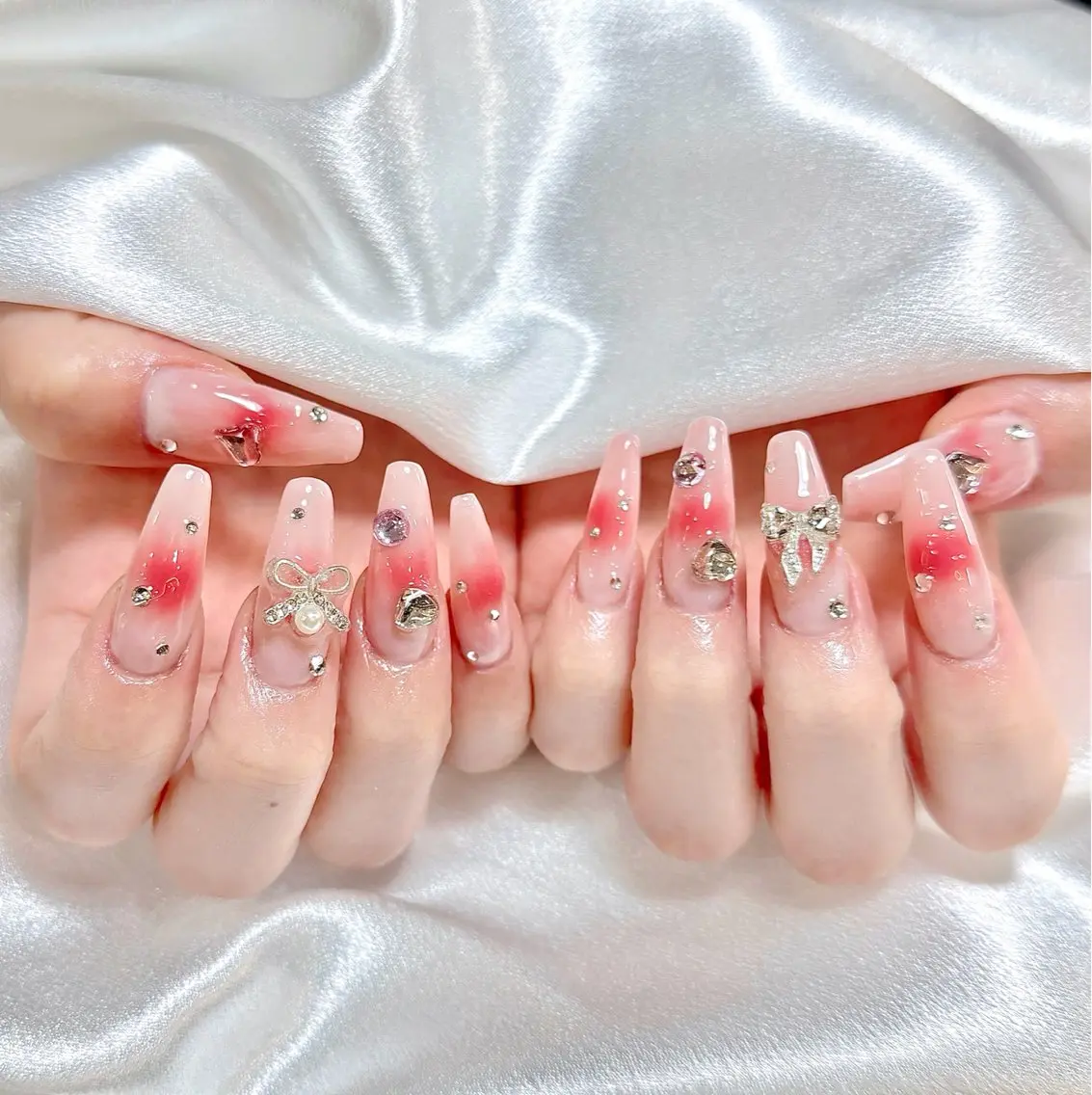 ロング 韓国風ヘア Rin Nail 新大久保店のネイルデザイン