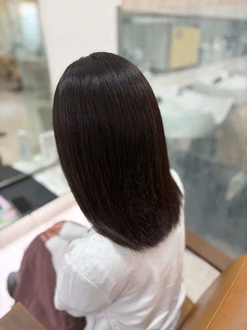 ミディアム カラー 黒髪 ヘアカラー トリートメント あいみ ♬.*ﾟのヘアスタイル