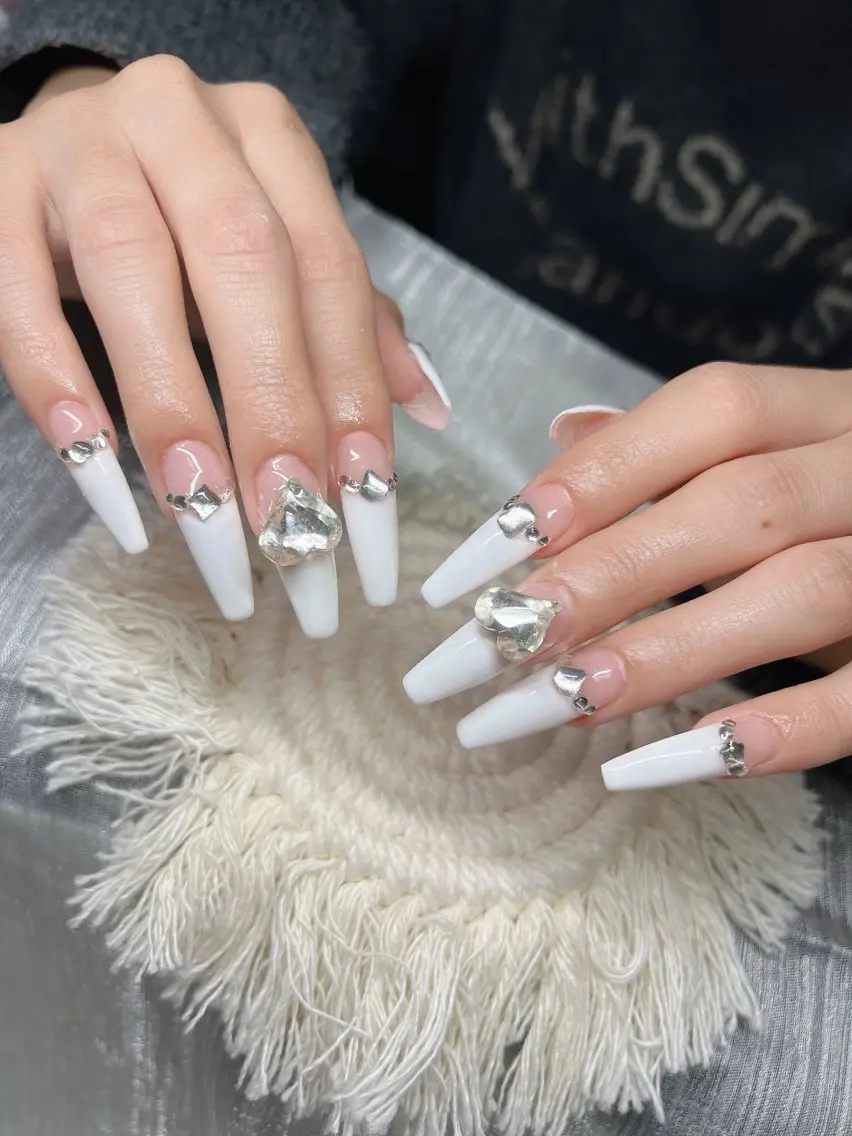 ネイル オーロラネイル チークネイル 長さ出し フットネイル フレンチネイル ハンドネイル Lee Nailsのネイルデザイン
