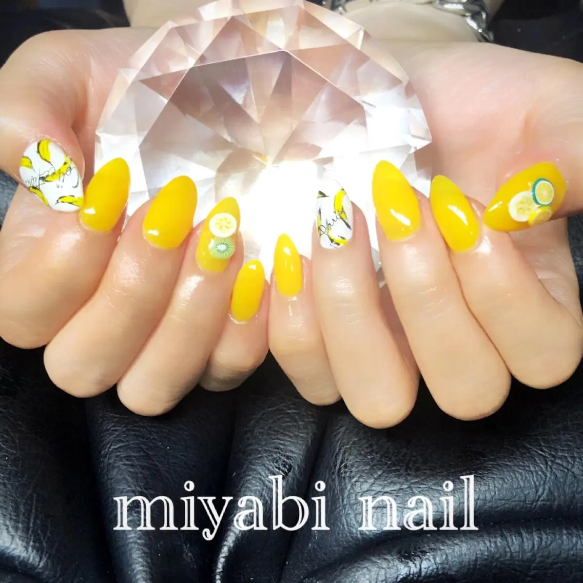 ネイル アートネイル ジェルネイル 黄色 ハンドネイル miyabi nail 桂川駅近くのネイルデザイン