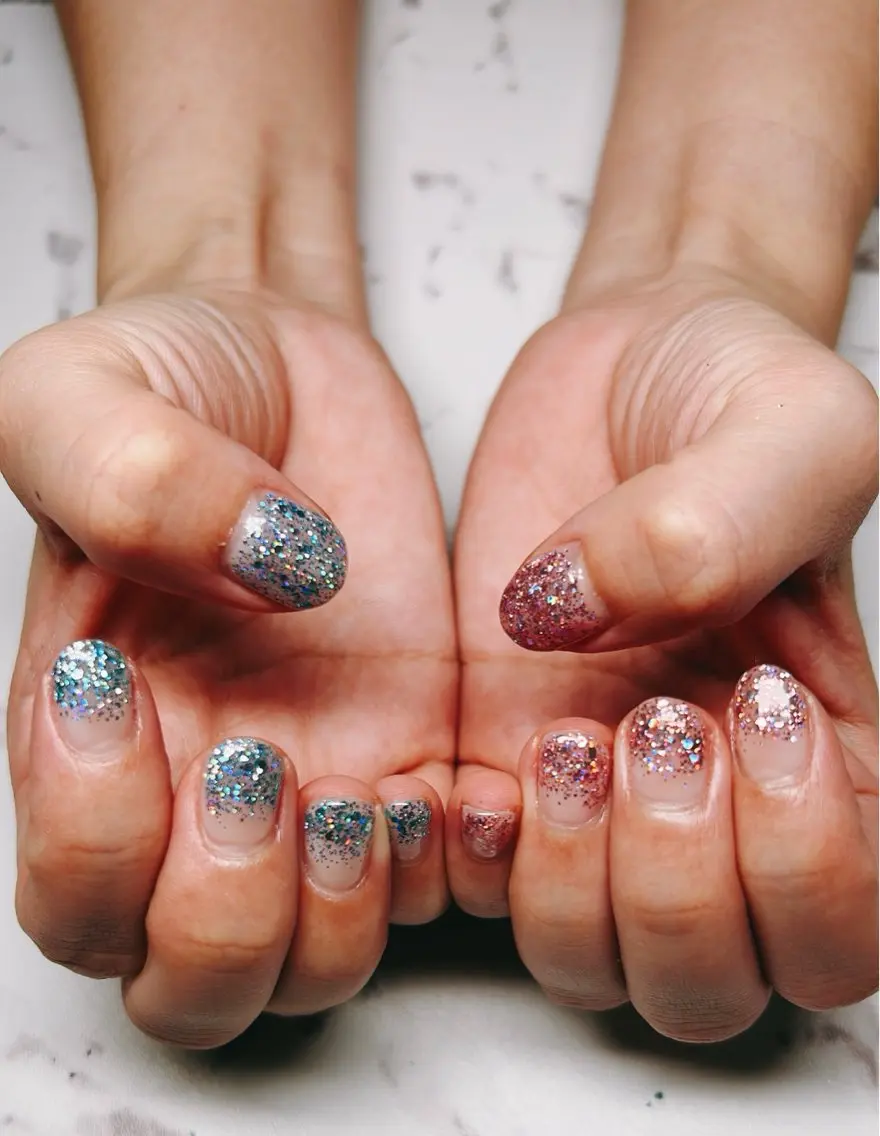 ハンドネイル💅ワンカラー、ラメグラの写真