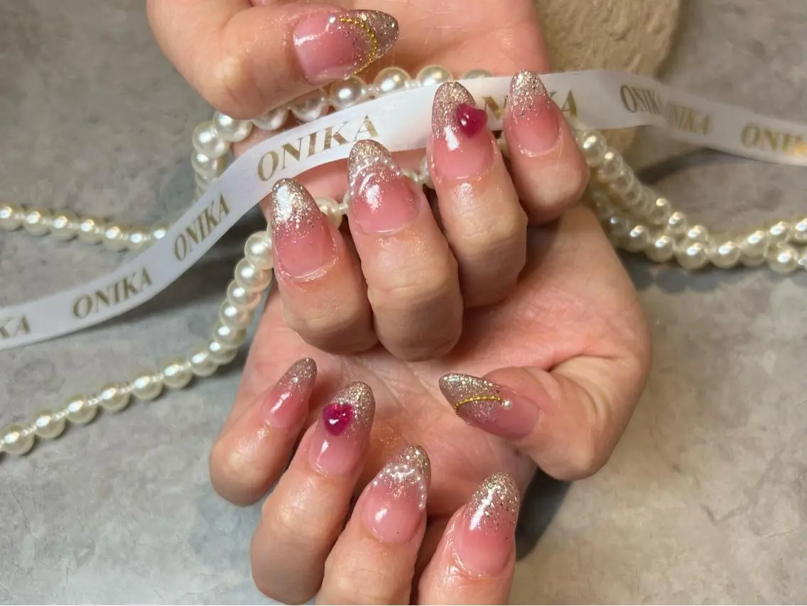 セミロング オニカネイル 表参道A4徒歩3分のネイルデザイン
