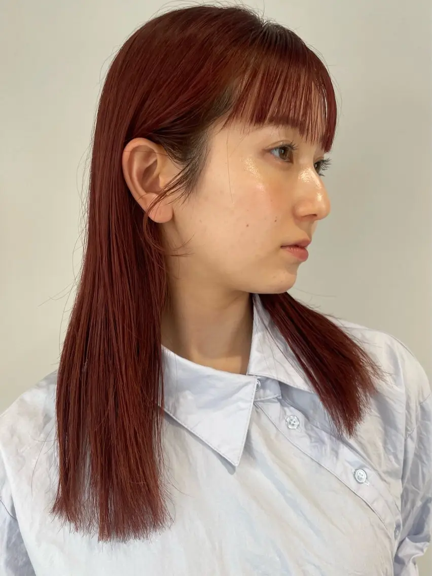 ミディアム カラー ブリーチ ブラウンカラー 透明感カラー ブリーチなしカラー レッドカラー レイヤー×初 パーマ|hinakoのヘアスタイル