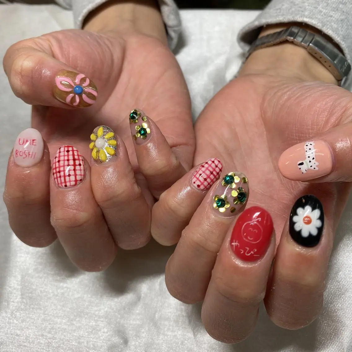 ショート カラー パーマ ヘアアレンジ メンズ キッズ ネイル マツエク・マツパ アイブロウ ハンドネイル ハンドケア 今福鶴見ネイル 8(ｴｲﾄ)のネイルデザイン