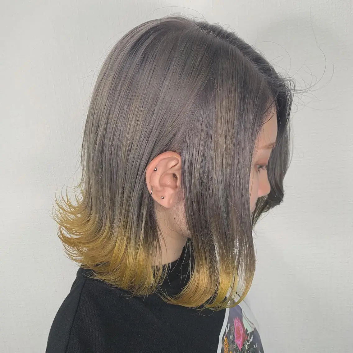 ミディアム イエローカラー ヘアカラー 佐藤 香太のヘアスタイル