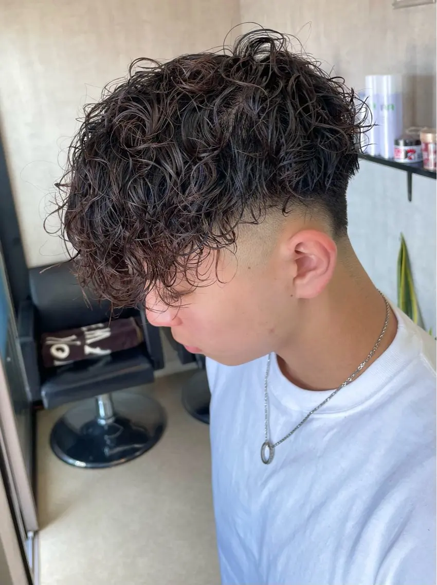 ショート パーマ メンズ メンズパーマ スペインカール 大島 渓翔のヘアスタイル